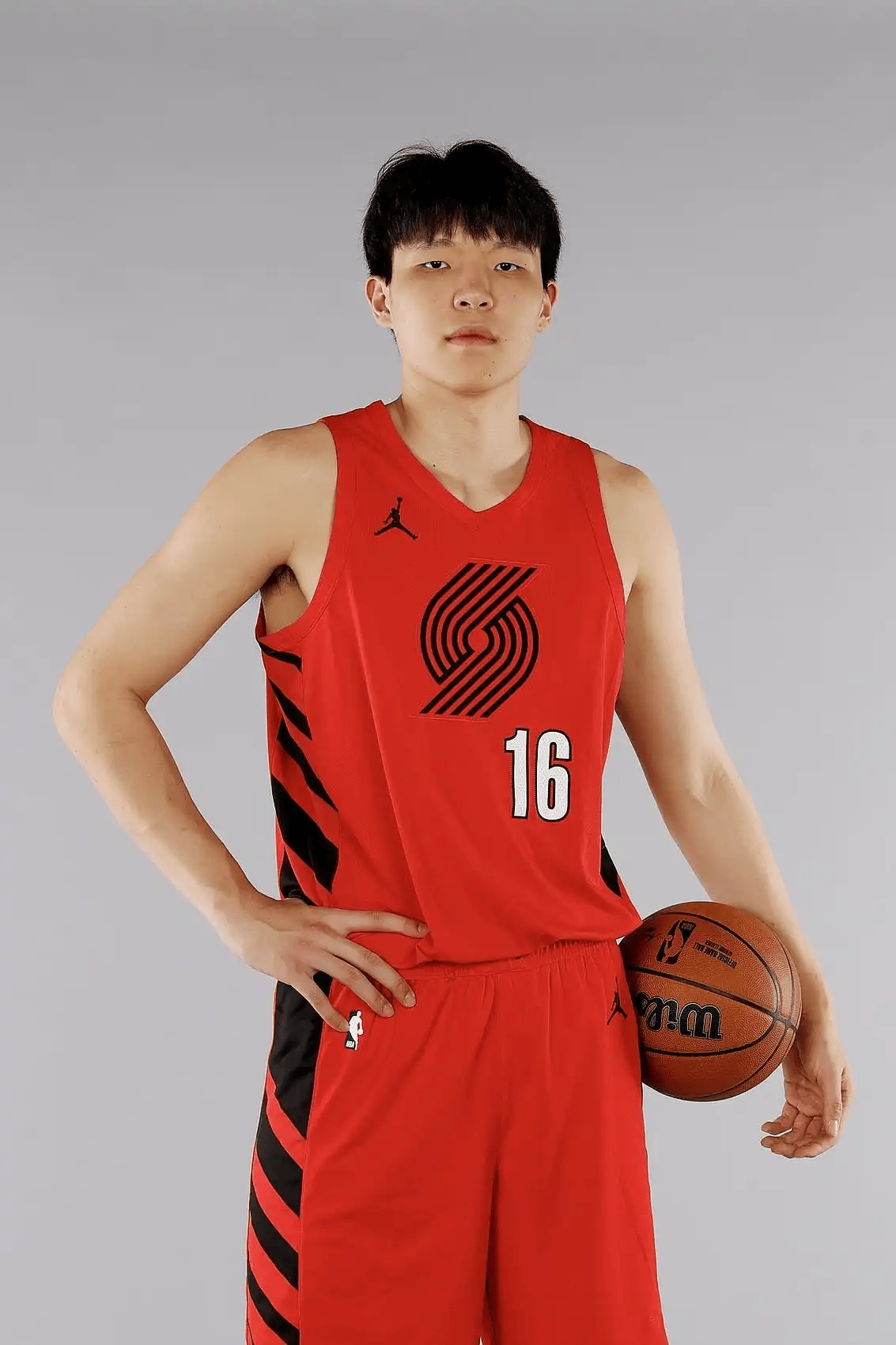 开云体育-包含里程碑夜波特兰开拓者队长鼓劲;CBA季后赛今晨刷纪录;引发热议;资深球员宣示担当的词条